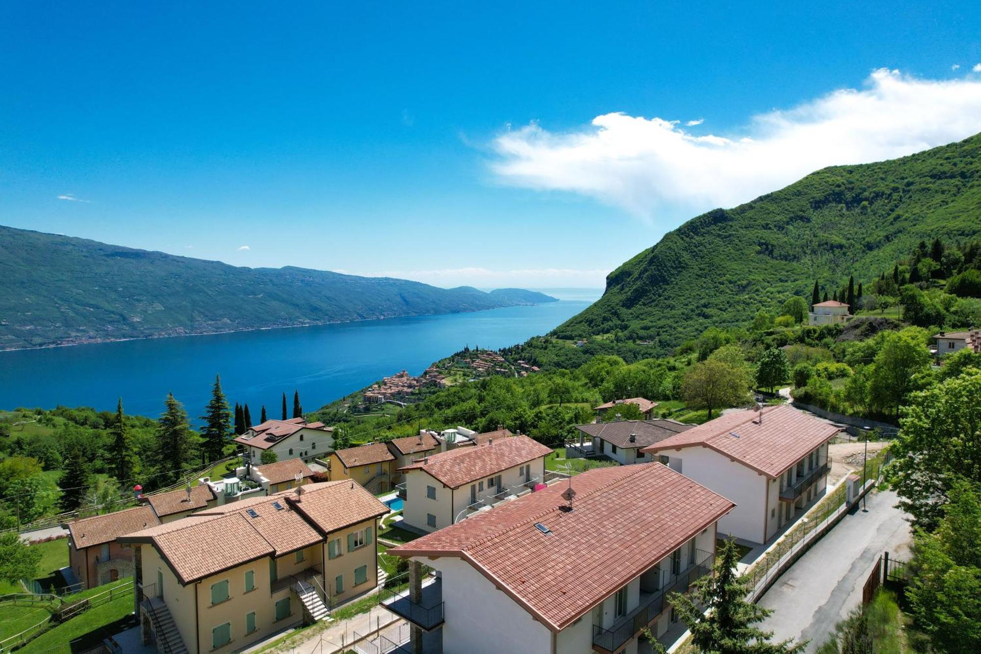 Borgo Ermanno Aparthotel Tignale Exterior photo